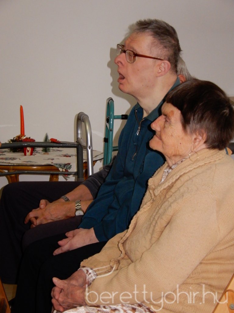 Mesét kaptak ajándékba 15